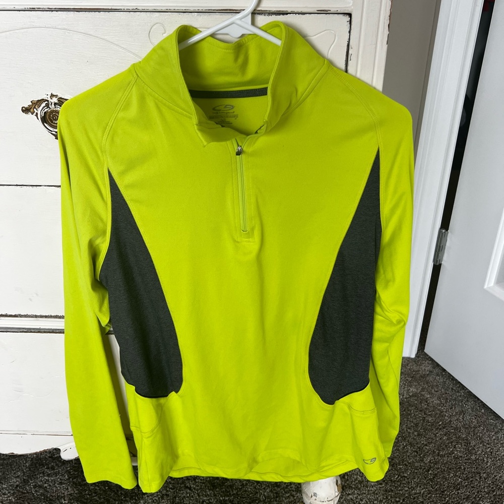 Champion 1/4 zip semi fitted high low sport jacket